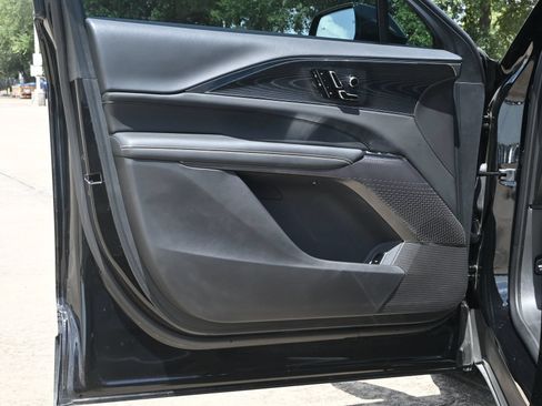 Used 2024 Cadillac Lyriq Luxury RWD image 18