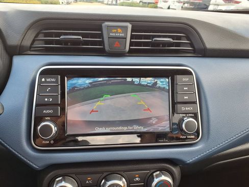 Used 2025 Nissan Versa SV FWD image 32