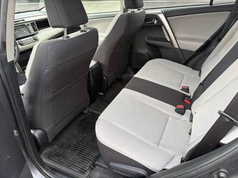 Used 2018 Toyota RAV4 XLE AWD/4WD image 29