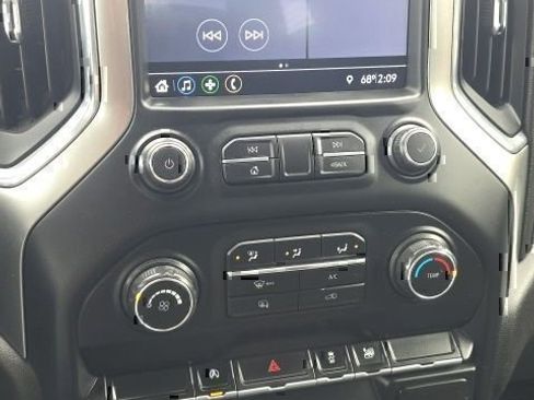 Used 2019 Chevrolet Silverado 1500 LT image 25