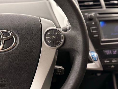 Used 2012 Toyota Prius V Five image 30