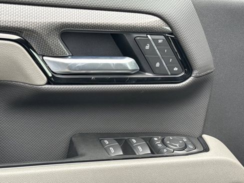 New 2026 Chevrolet Silverado 2500 ZR2 image 17