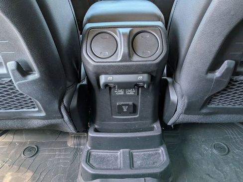 Certified 2021 Jeep Wrangler Unlimited Rubicon w/ Dual Top Group AWD/4WD image 13