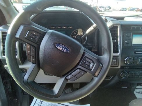 Used 2017 Ford F150 XLT image 14