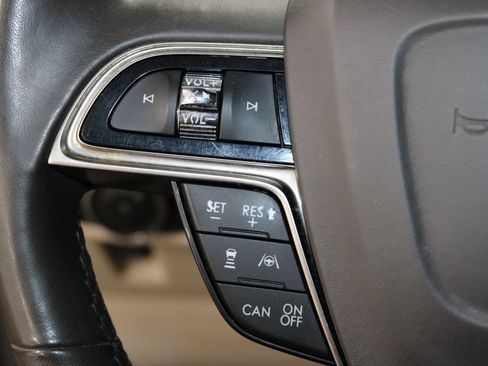 Used 2019 Lincoln Nautilus Reserve FWD image 37