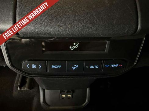 Used 2021 Toyota Highlander XSE FWD image 41