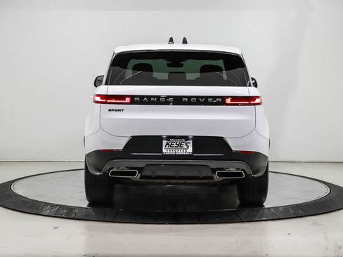 Used 2024 Land Rover Range Rover Sport SE AWD/4WD image 3