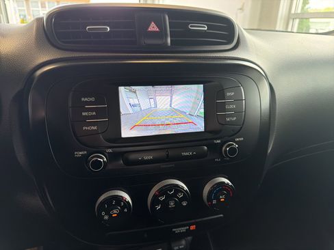 Used 2019 Kia Soul FWD image 23