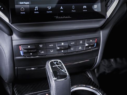 Used 2024 Maserati Ghibli Trofeo image 24