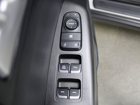 Used 2022 Kia Sportage LX image 12