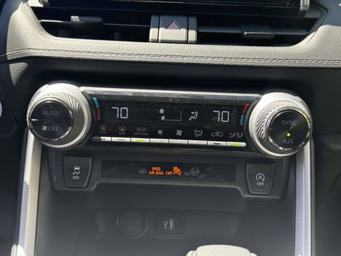 Certified 2025 Toyota RAV4 XLE AWD/4WD image 28