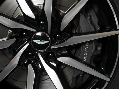 Used 2019 Aston Martin V8 Vantage Coupe RWD image 16