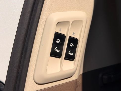 Used 2016 Lexus GX 460 Luxury AWD/4WD image 36