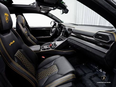 Used 2024 Lamborghini Urus Performante AWD/4WD image 46
