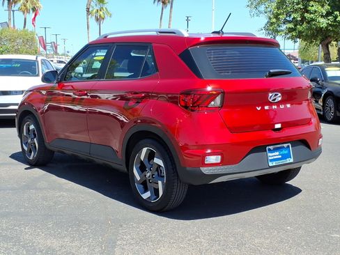 Certified 2025 Hyundai Venue SEL FWD image 3