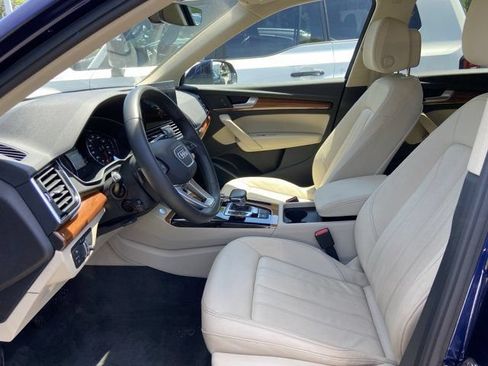 Used 2023 Audi Q5 2.0T Premium w/ Convenience Package AWD/4WD image 21