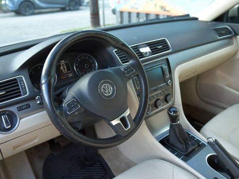 Used 2015 Volkswagen Passat TDI SE FWD image 21