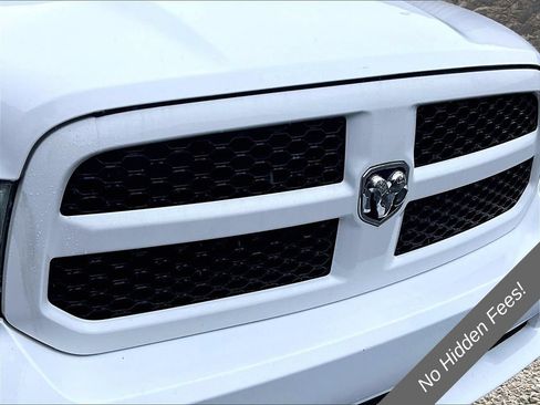 Used 2019 RAM 1500 Express AWD/4WD image 17