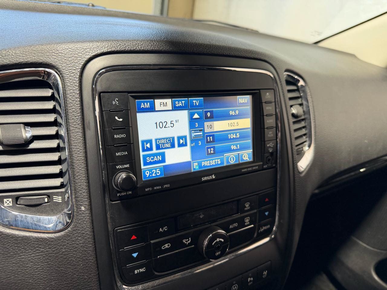Used 2011 Dodge Durango Crew w/ Entry Nav/Commuter Group AWD/4WD image 31