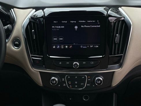Used 2023 Chevrolet Traverse LT w/ Rear Camera Mirror Package AWD/4WD image 18