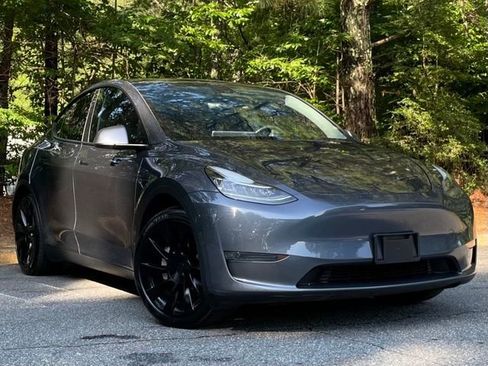 Used 2022 Tesla Model Y Long Range AWD/4WD image 8