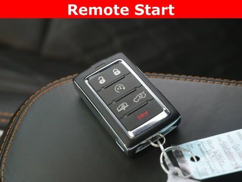 Used 2025 Jeep Grand Wagoneer Series III w/ Rear Seat Video Group 1 AWD/4WD image 3