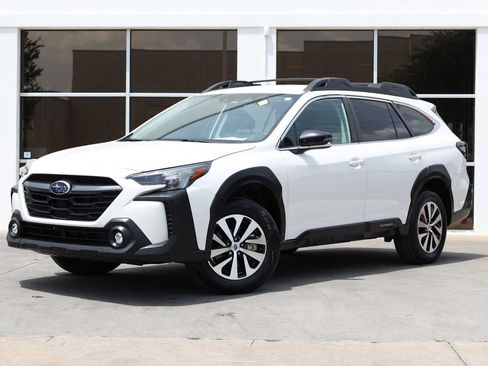 Used 2024 Subaru Outback Premium AWD/4WD image 1
