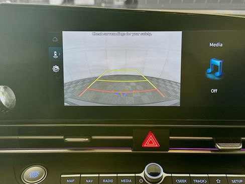 Used 2024 Hyundai Elantra SEL FWD image 23