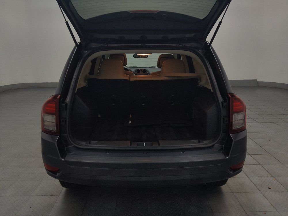 Used 2015 Jeep Compass Latitude FWD image 29