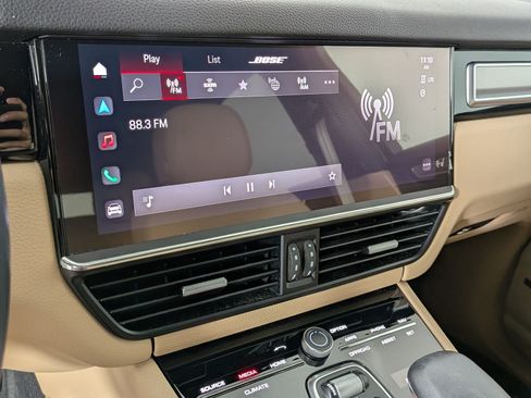 Certified 2023 Porsche Cayenne AWD/4WD image 17