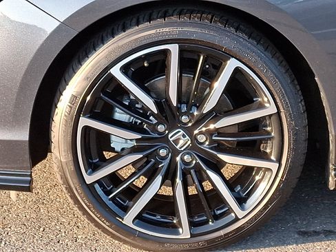 Used 2025 Honda Accord Touring image 8