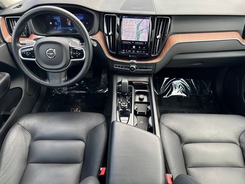 Used 2023 Volvo XC60 B5 Plus w/ Protection Package Premier AWD/4WD image 3
