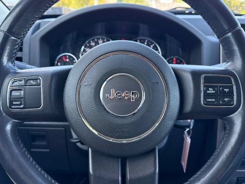 Used 2012 Jeep Liberty Sport AWD/4WD image 21