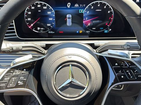 Used 2024 Mercedes-Benz Maybach GLS 600 4MATIC image 14