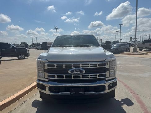 Used 2023 Ford F350 XLT w/ 360-Degree Camera Package AWD/4WD image 2