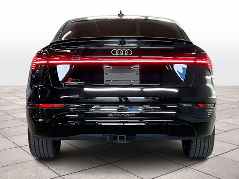 Used 2024 Audi Q8 e-tron Premium Plus image 6