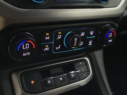 Used 2023 GMC Acadia SLE w/ Driver Convenience Package FWD image 31
