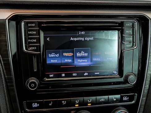 Used 2017 Volkswagen Passat 1.8T SE image 22