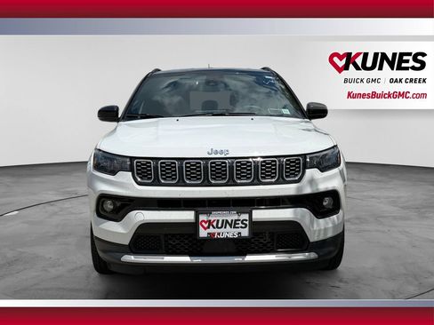 Used 2025 Jeep Compass Limited AWD/4WD image 3