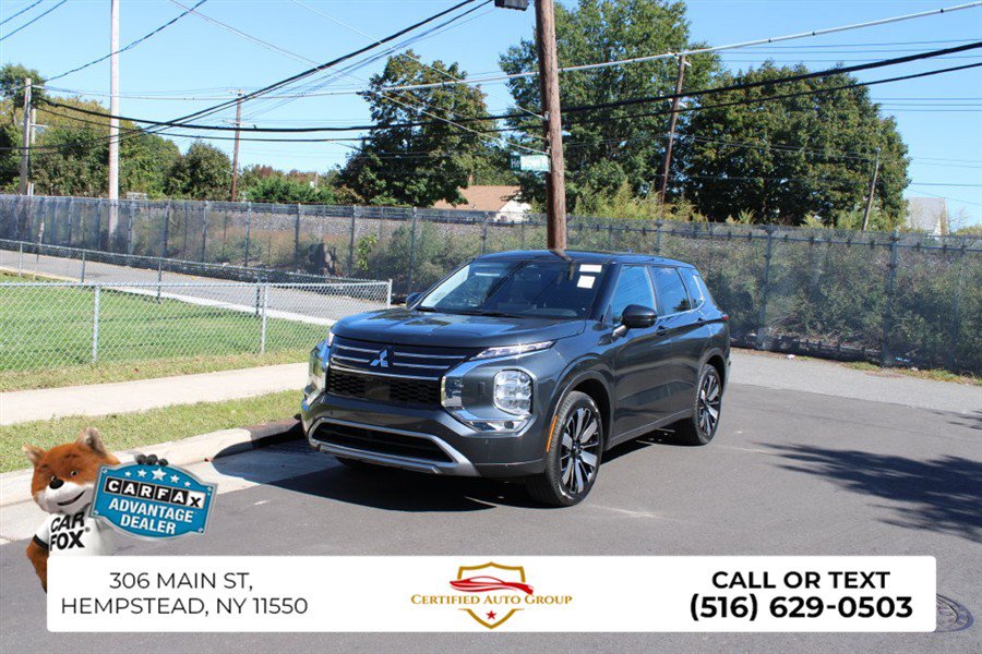 Used 2025 Mitsubishi Outlander SE AWD/4WD image 3