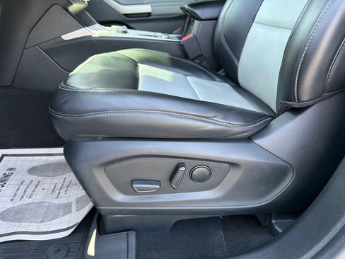 Used 2023 Ford Explorer XLT w/ Equipment Group 202A AWD/4WD image 11