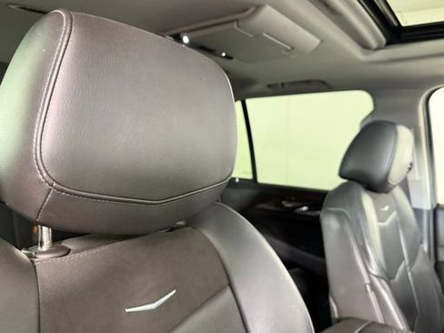 Used 2016 Cadillac Escalade Luxury RWD image 37