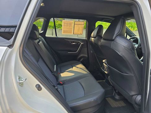 Used 2022 Toyota RAV4 XSE AWD/4WD image 12