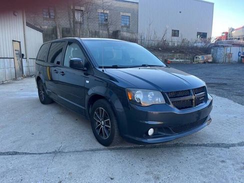 Used 2014 Dodge Grand Caravan SXT FWD image 1