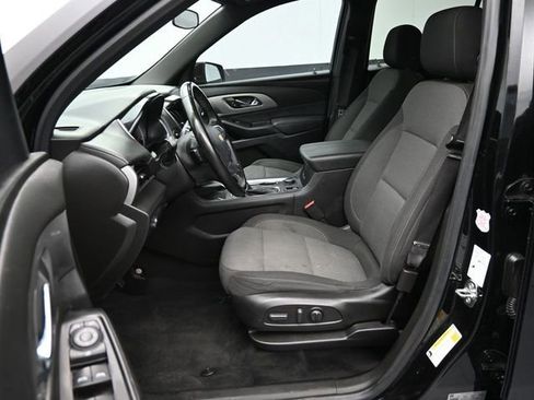 Used 2023 Chevrolet Traverse LT image 39