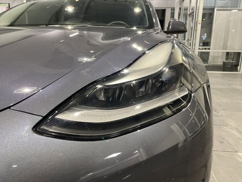 Used 2023 Tesla Model 3 Standard Range image 5