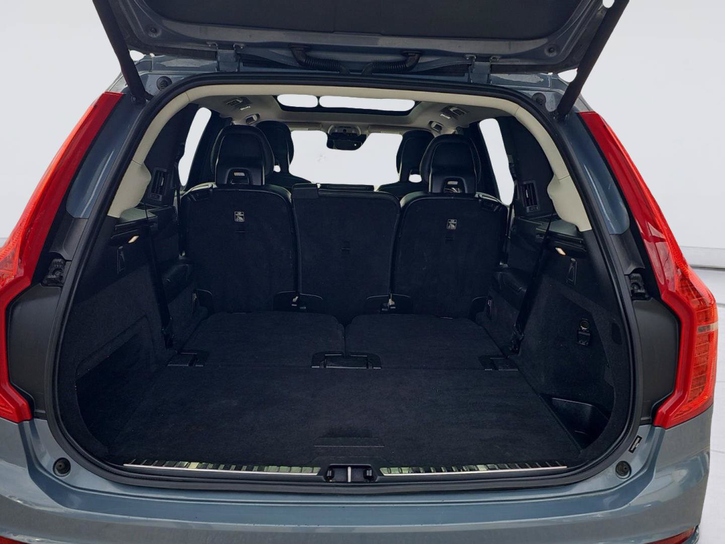 Used 2021 Volvo XC90 T5 Momentum w/ Climate Package FWD image 24