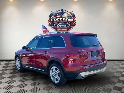 Used 2022 Mercedes-Benz GLB 250 4MATIC image 6