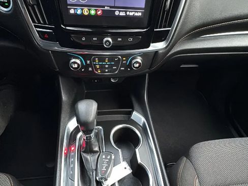 Used 2021 Chevrolet Traverse LT image 30