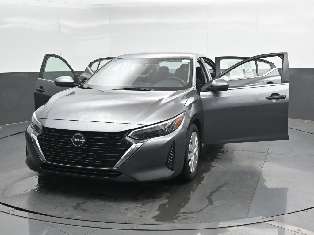 Used 2025 Nissan Sentra S FWD image 44